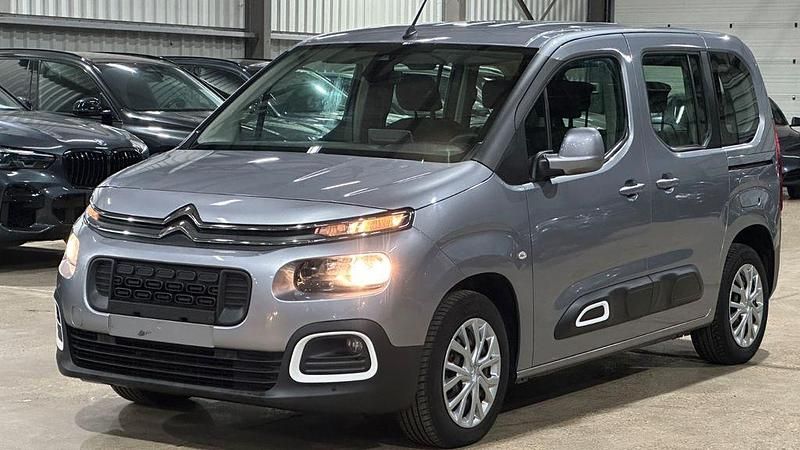 Grau Gebraucht 2021 Citroën Berlingo Feel Van / Kleinbus | 16.800 € (Superpreis) - Bild 1/4