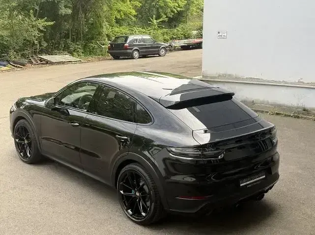 Gebraucht Porsche Cayenne GTS 460 PS (338 kW) 2023 Schwarz SUV