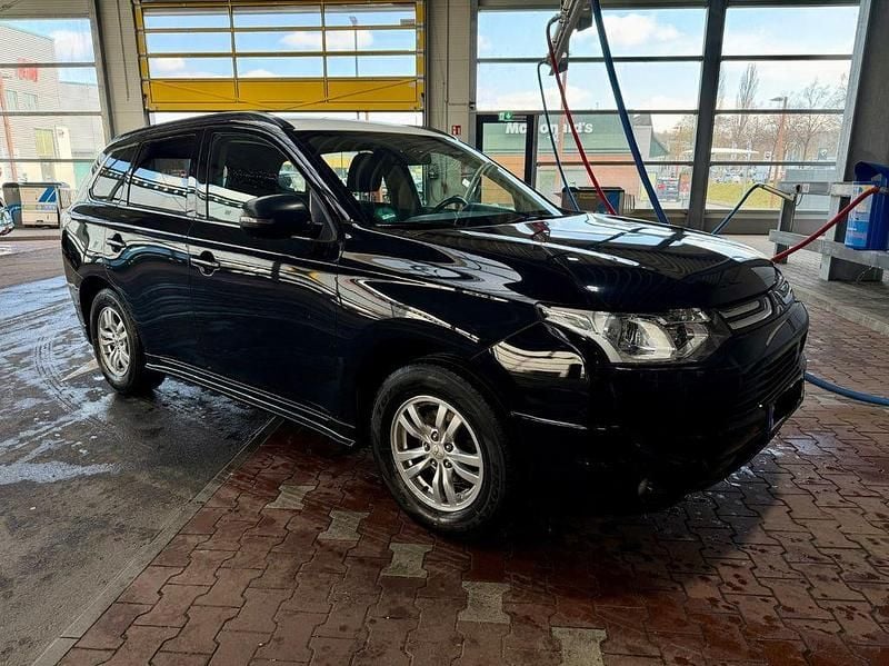Gebraucht Mitsubishi Outlander 150 PS (110 kW) 2013 Schwarz SUV