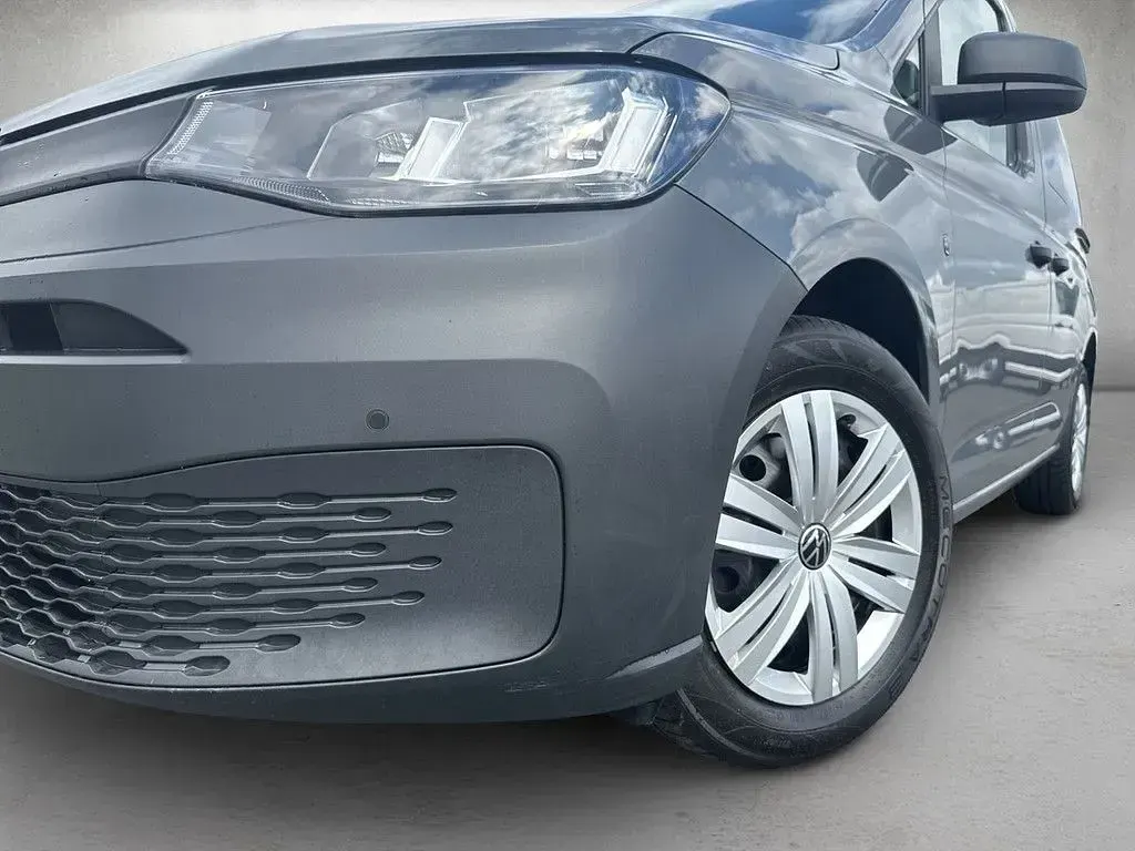 Gebraucht VW Caddy Basis 114 PS (83 kW) 2022 Grau Van / Kleinbus