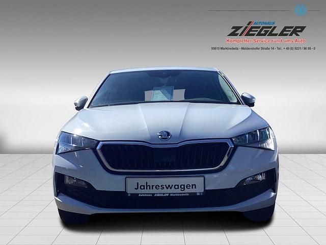 Gebraucht Skoda Scala Ambition 110 PS (80 kW) 2022 Moonweiß (metallic) Kleinwagen