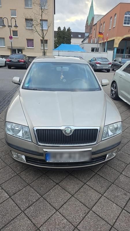 Beige Gebraucht 2006 Skoda Octavia Limousine | 3.400 € (Fairer Preis) - Bild 1/4