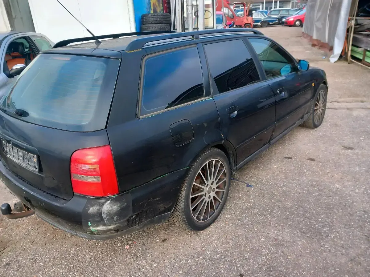 Gebraucht Audi A4 125 PS (91 kW) 1998 Grün Kombi