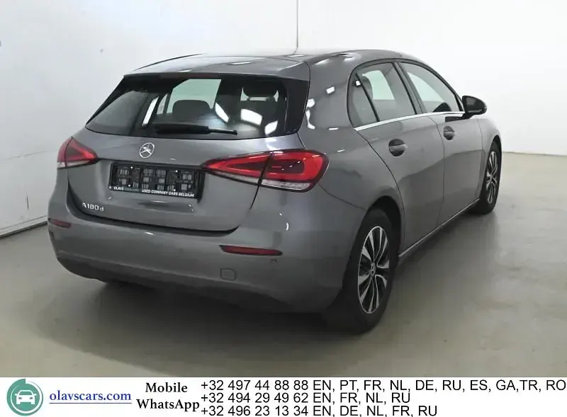 Gebraucht Mercedes A180 116 PS (85 kW) 2022 Grau Limousine