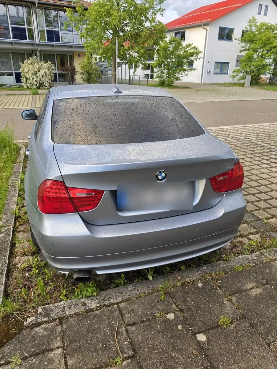 Gebraucht BMW 320 163 PS (119 kW) 2010 Limousine