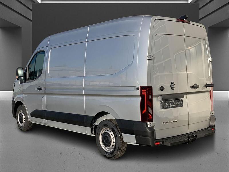 Nowe Renault Master 170 KM (125 kW) 2025 Srebrny Van