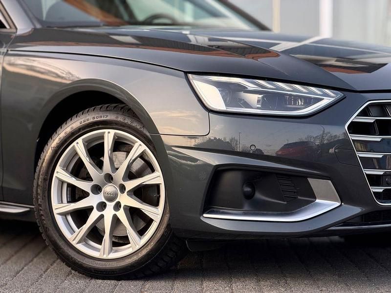 Gebraucht Audi A4 Advanced 163 PS (119 kW) 2020 Grau Kombi