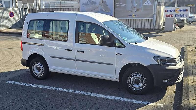 Second-hand VW Caddy 75 CP (55 kW) 2018 Alb Monovolum