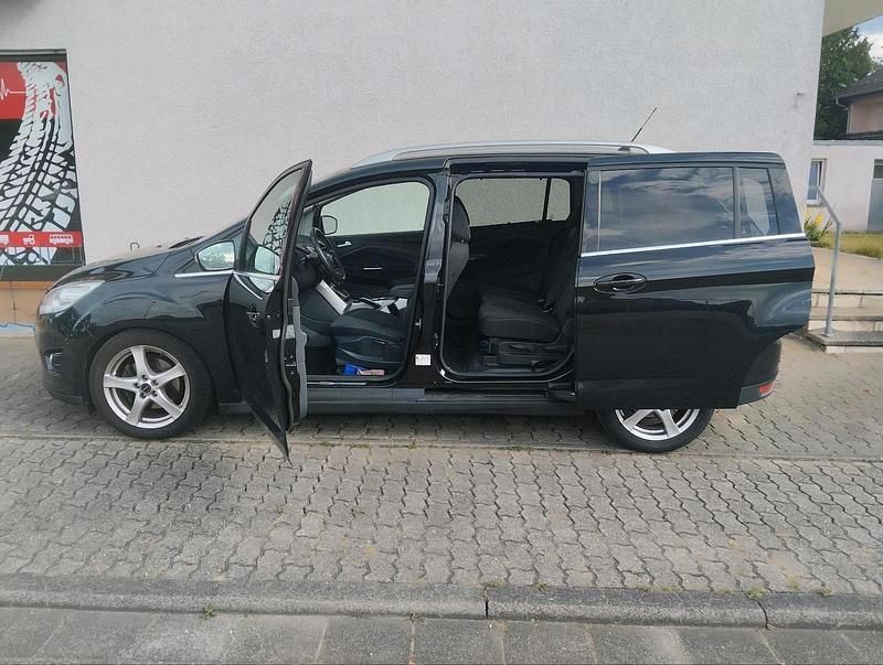 Schwarz Gebraucht 2011 Ford Grand C-Max Van / Kleinbus | 5.500 € (Fairer Preis) - Bild 1/4
