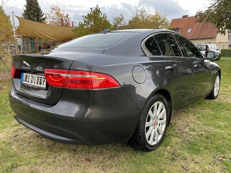 Gebraucht Jaguar XE Prestige 179 PS (131 kW) 2015 Schwarz Limousine