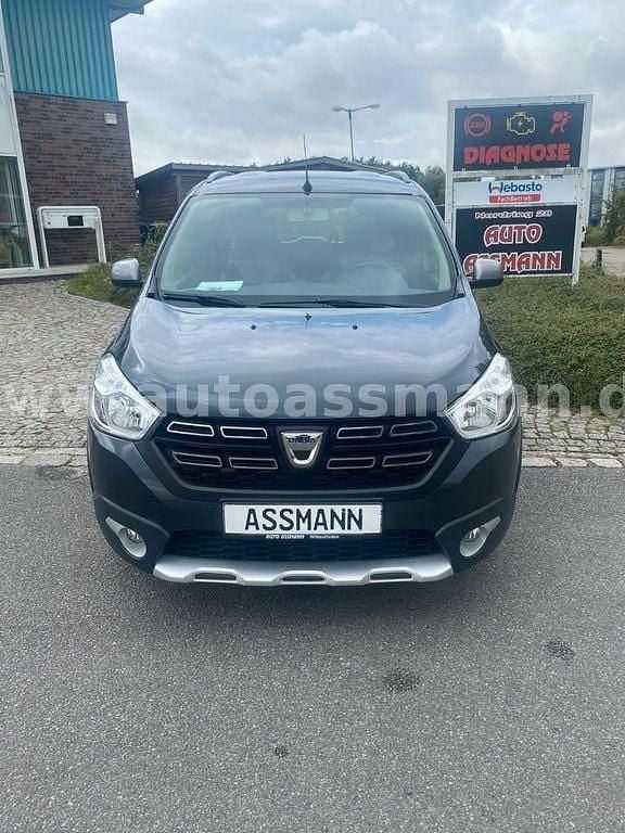 Gebraucht 2013 Dacia Lodgy Stepway Van / Kleinbus | 9.990 € (Teuer) - Bild 1/4