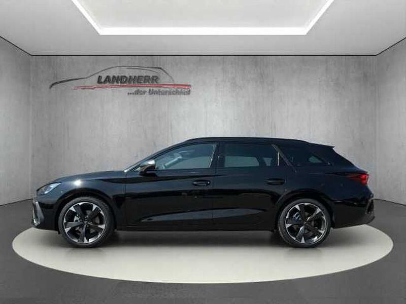 Neu Cupra Leon 150 PS (110 kW) 2025 Mitternachtsschwarz Kombi