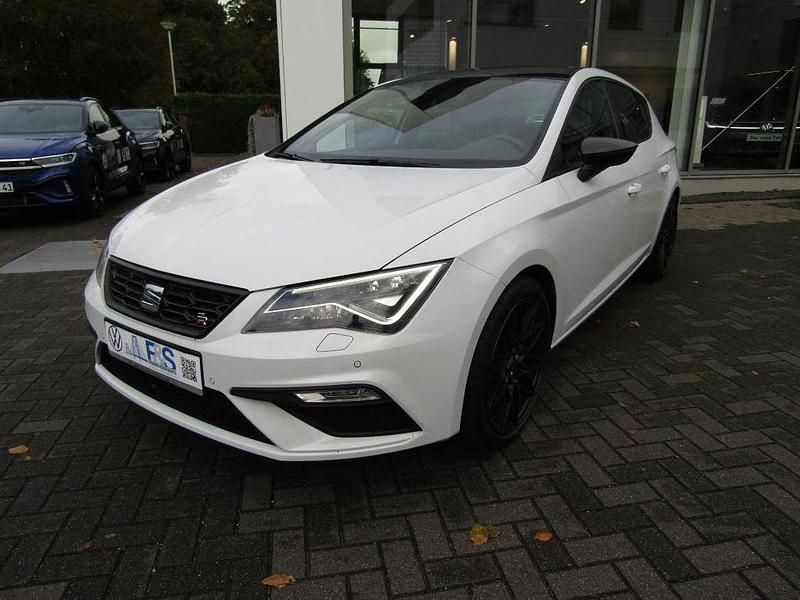 Weiß Gebraucht 2020 Seat Leon Beats Limousine | 18.500 € (Fairer Preis) - Bild 1/4
