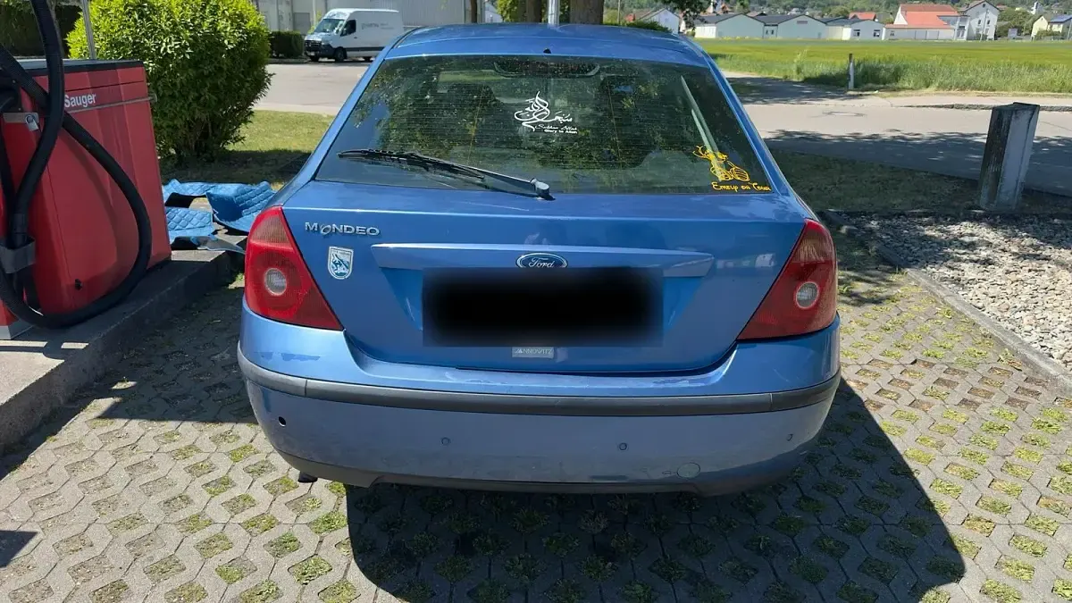 Gebraucht Ford Mondeo 125 PS (91 kW) 2000 Blau Limousine
