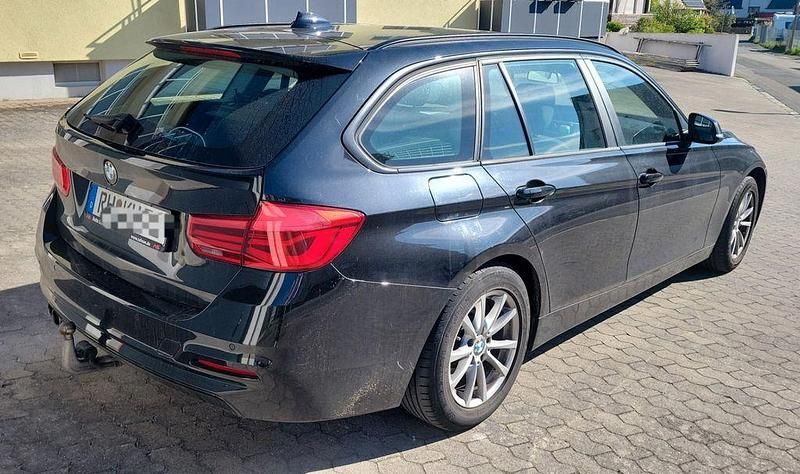 Używany BMW 320 190 KM (139 kW) 2018 Czarny Sedan/Limuzyna