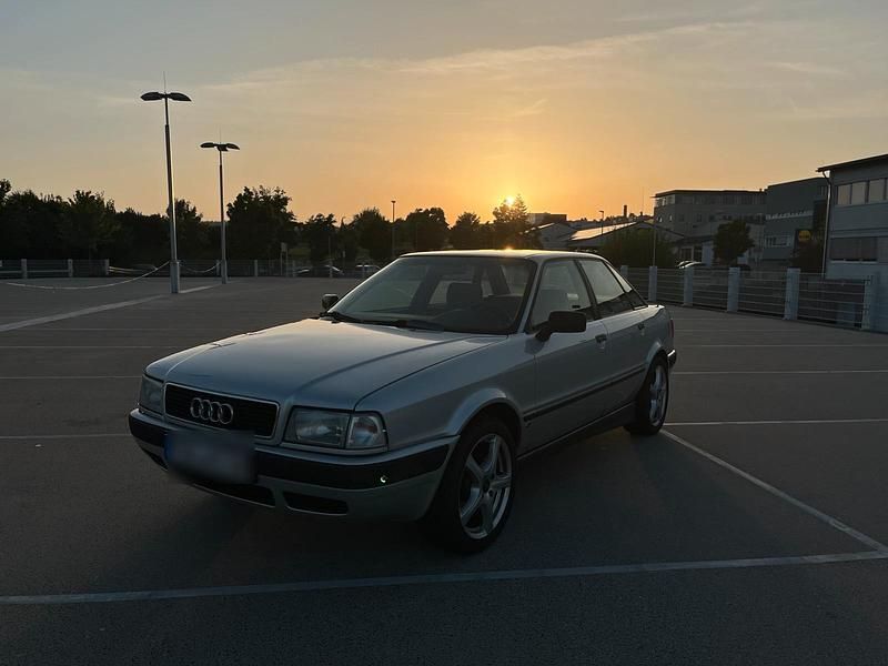 Silber Gebraucht 1992 Audi 80 Limousine | 3.900 € - Bild 1/4