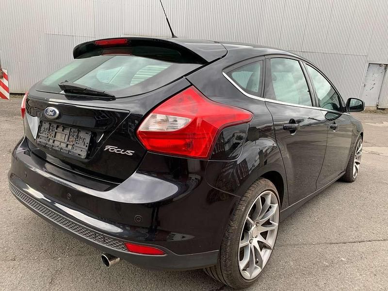 Gebraucht Ford Focus Titanium 150 PS (110 kW) 2011 Schwarz Limousine