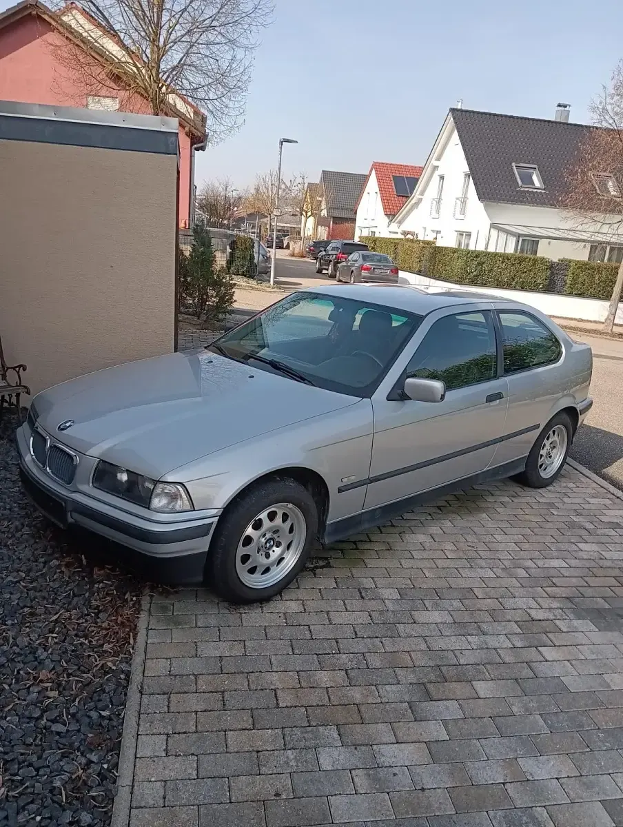Gebraucht BMW 318 140 PS (102 kW) 1998 Silber Coupé