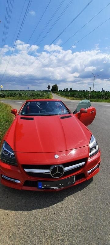 Gebraucht Mercedes SLK350 306 PS (225 kW) 2011 Rot Cabrio