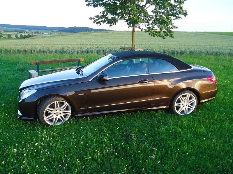 Gebraucht Mercedes E350 AMG 292 PS (214 kW) 2011 Braun Cabrio