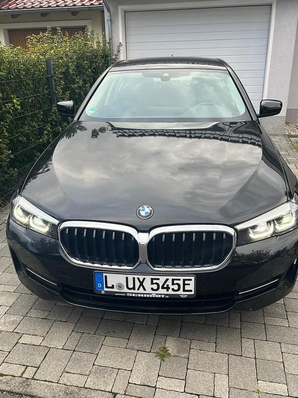 Schwarz Gebraucht 2020 BMW 530e Sport Line Limousine | 28.900 € (Superpreis) - Bild 1/4