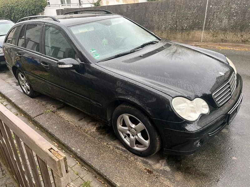 Gebraucht Mercedes C180 143 PS (105 kW) 2005 Schwarz Kombi