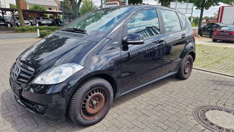 Schwarz Gebraucht 2009 Mercedes A160 Limousine | 1.950 € (Superpreis) - Bild 1/4
