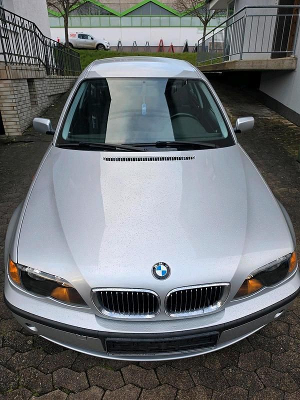 Gebraucht BMW 325 197 PS (144 kW) 2001 Silber Limousine