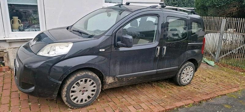 Schwarz Gebraucht 2010 Fiat Qubo Trekking Van / Kleinbus | 2.400 € (Superpreis) - Bild 1/4