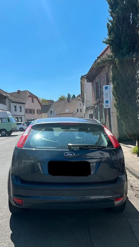 Usata Ford Focus 100 CV (73 kW) 2006 Blu Utilitaria