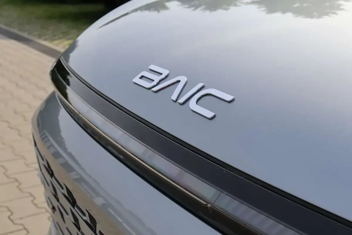 Neu Baic X75 177 PS (130 kW) 2026 Schwarz SUV