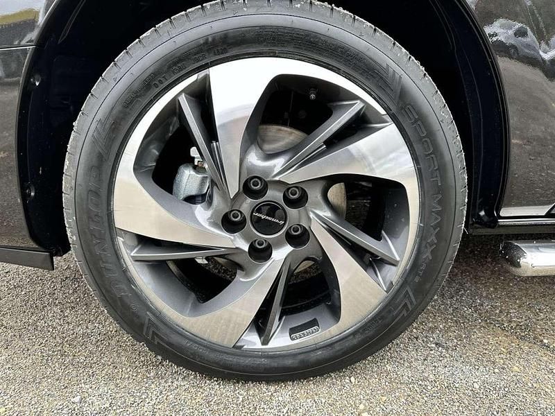 Neu Renault Trafic Life 150 PS (110 kW) 2025 Tenebroschwarz metallic Van / Kleinbus