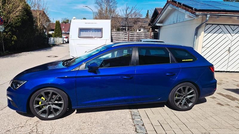 Second-hand Seat Leon ST 180 CP (132 kW) 2018 Albastru Break