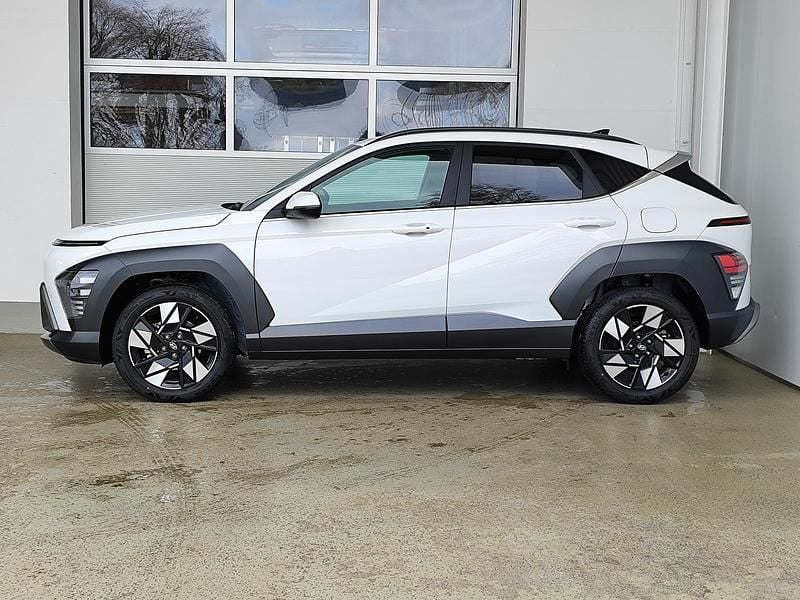 Gebraucht Hyundai Kona Trend 141 PS (103 kW) 2024 Atlas white / sol SUV