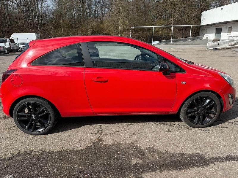 Gebraucht Opel Corsa Color Edition 101 PS (74 kW) 2012 Rot Kleinwagen
