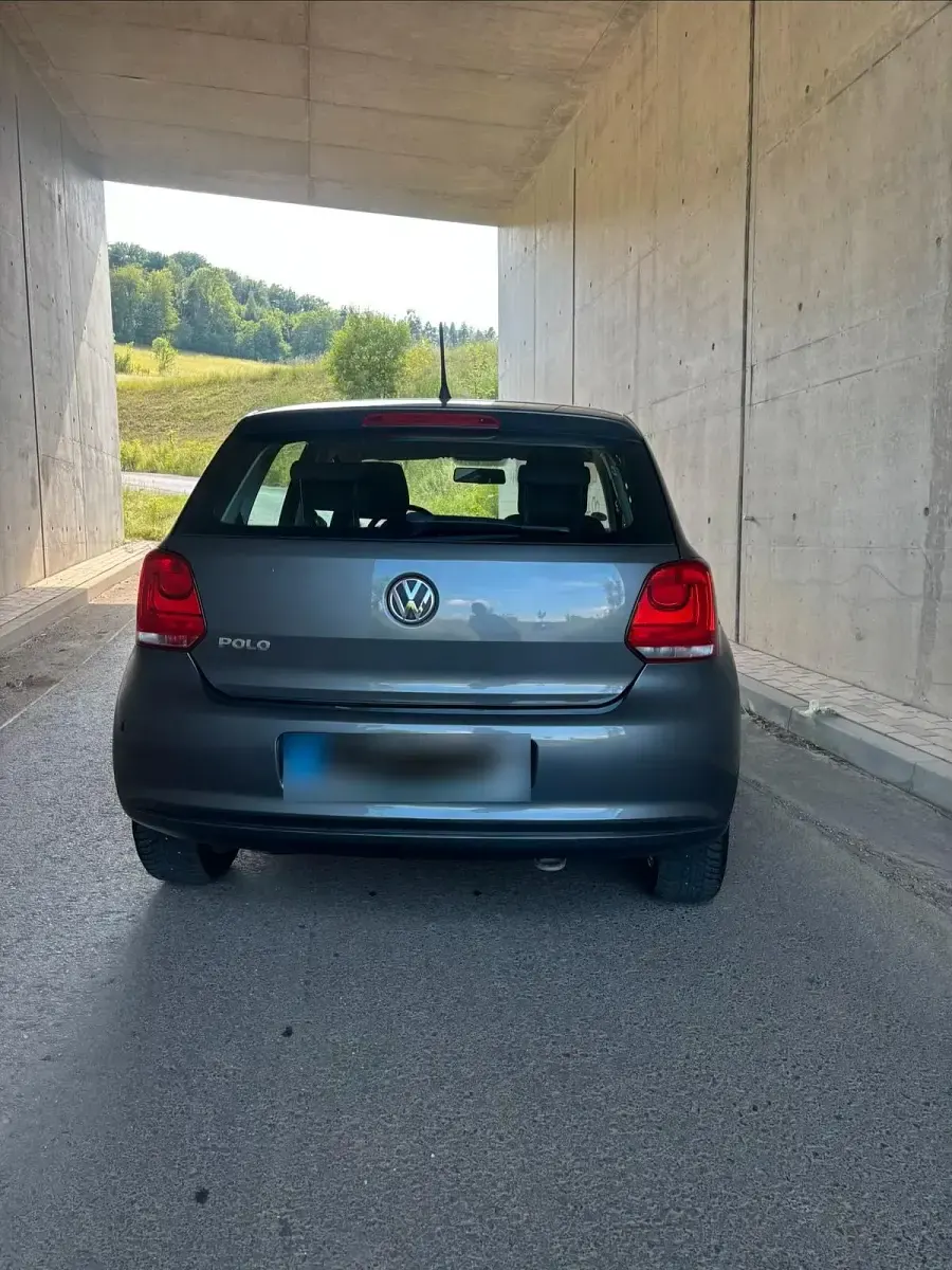 Gebraucht VW Polo 60 PS (44 kW) 2010 Silber Kleinwagen