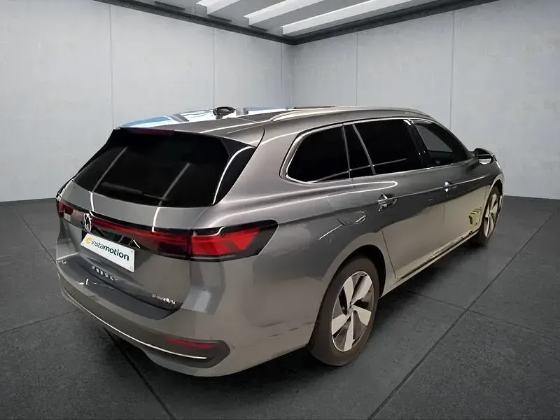 Gebraucht VW Passat 204 PS (150 kW) 2025 Grau Kombi