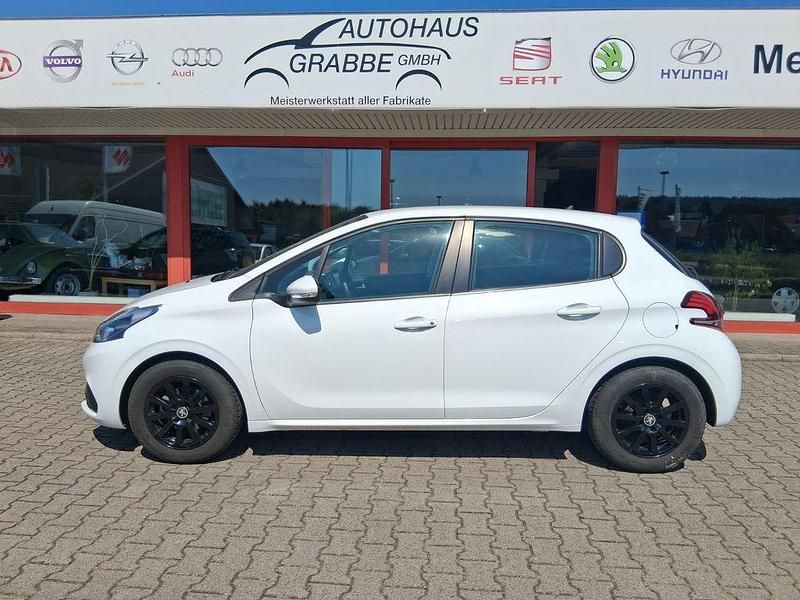 Blanc banquise Gebraucht 2018 Peugeot 208 Active Kleinwagen | 9.500 € (Fairer Preis) - Bild 1/4