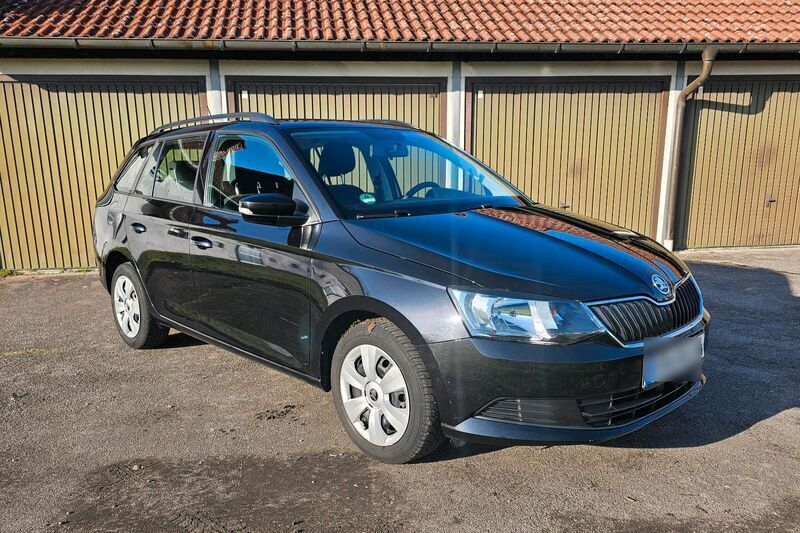 Schwarz Gebraucht 2017 Skoda Fabia Kombi | 8.200 € (Guter Preis) - Bild 1/4