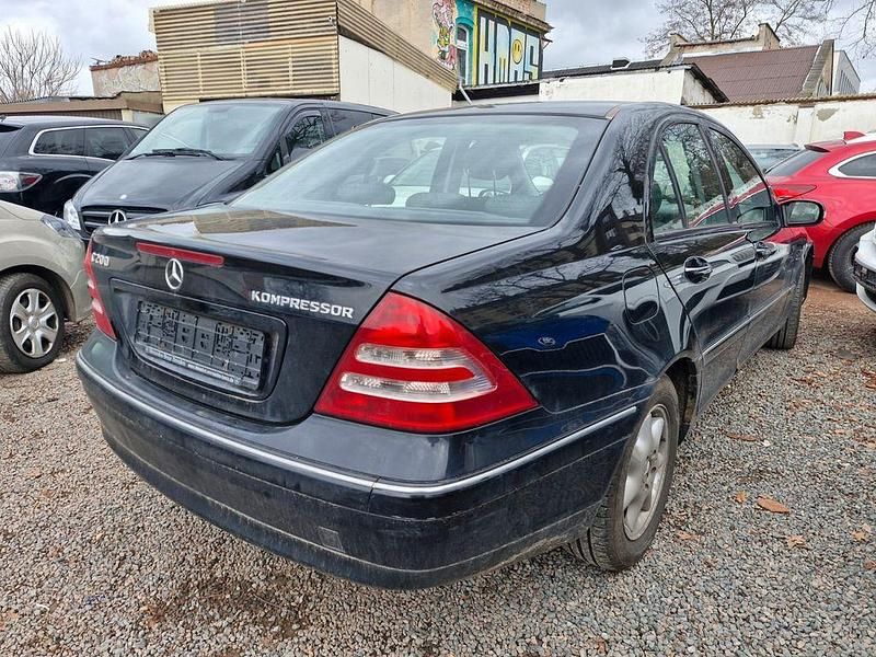 Gebraucht Mercedes C200 163 PS (119 kW) 2004 Schwarz Limousine