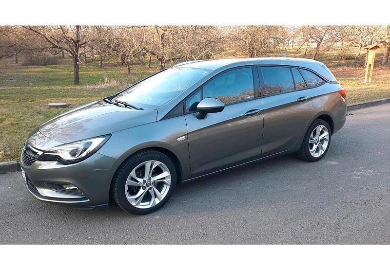 Gebraucht Opel Astra 125 PS (91 kW) 2018 Grau Kombi