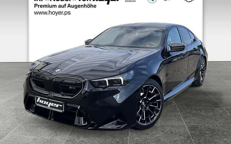 Schwarz Neu 2025 BMW M5 Comfort Edition Limousine | 132.980 € (Guter Preis) - Bild 1/4