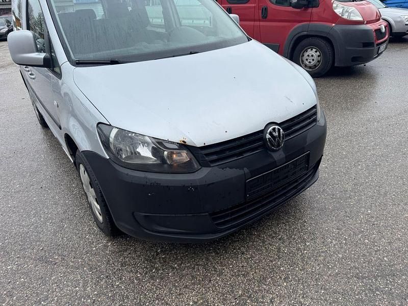 Gebraucht VW Caddy Trendline 110 PS (80 kW) 2012 Silber Van / Kleinbus