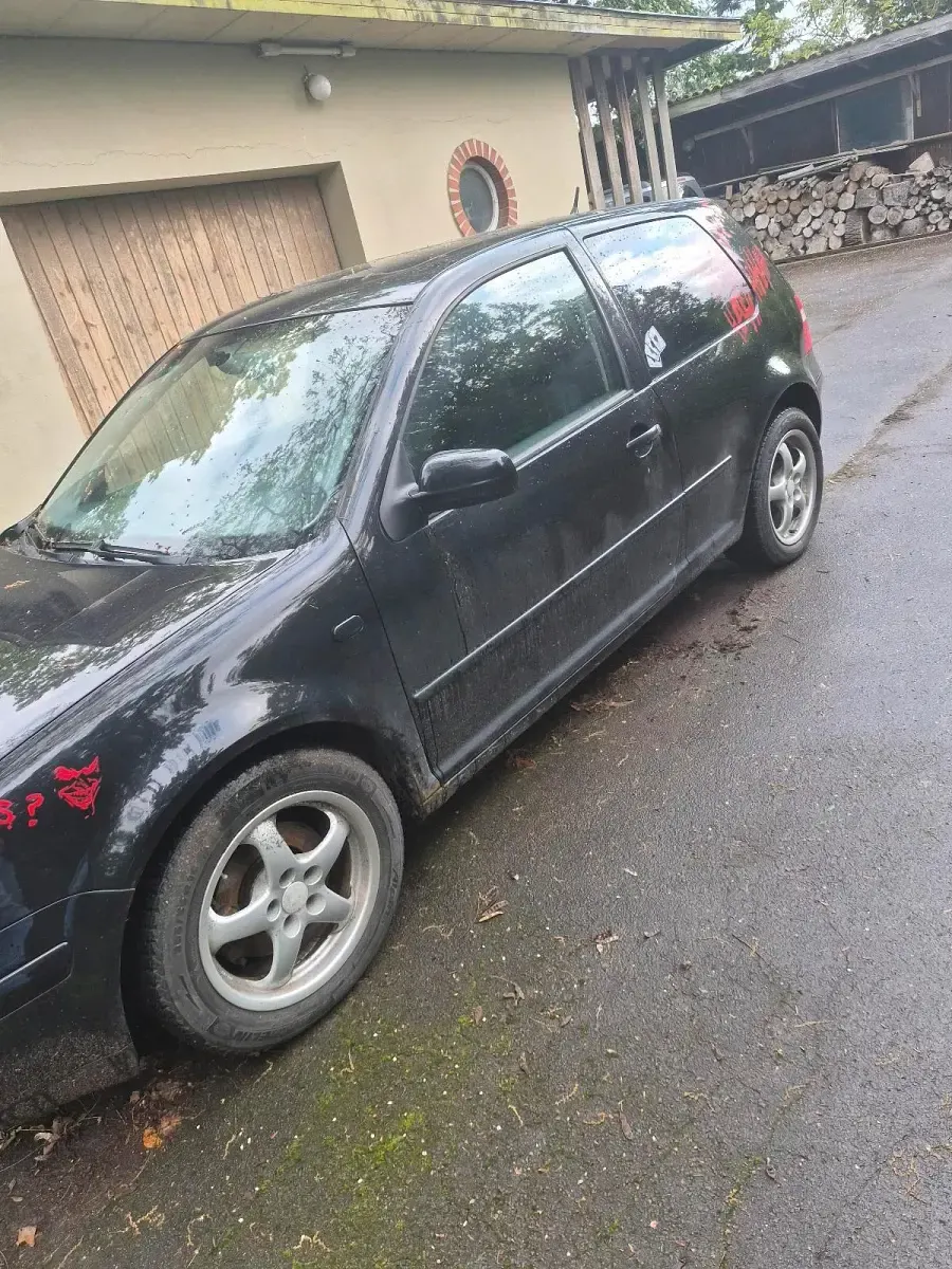 Gebraucht VW Golf IV 115 PS (84 kW) 2003 Schwarz Kleinwagen