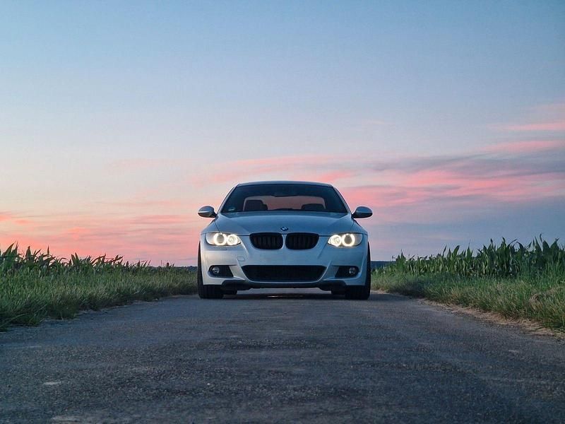 Gebraucht BMW 330 M Sport 272 PS (200 kW) 2007 Silber Coupé