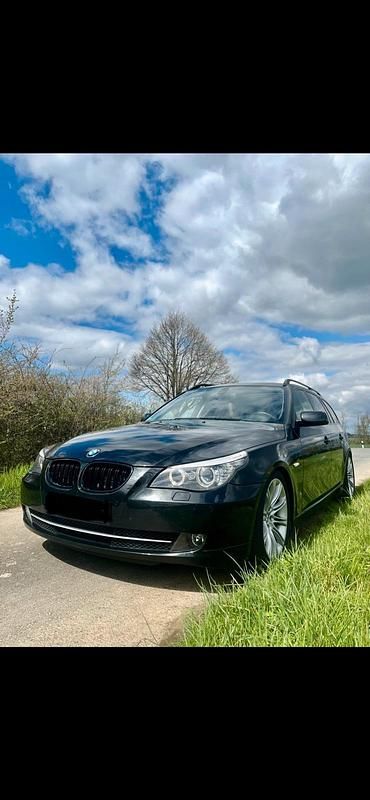 Gebraucht BMW 530 235 PS (172 kW) 2007 Schwarz Kombi
