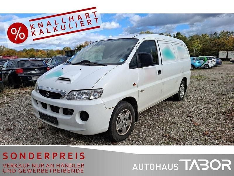 Noble white Gebraucht 2004 Hyundai H-1 Van | 1.785 € - Bild 1/4