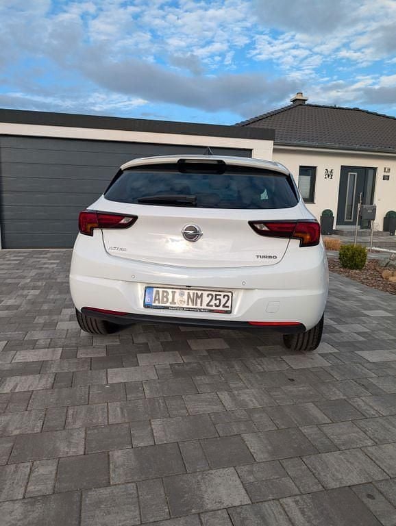 Gebraucht Opel Astra Innovation 150 PS (110 kW) 2016 Weiß Limousine