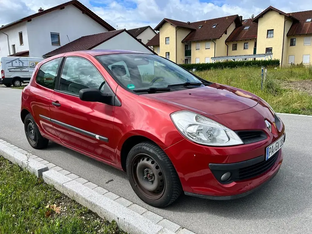 Gebraucht Renault Clio II Authentique 75 PS (55 kW) 2005 Limousine