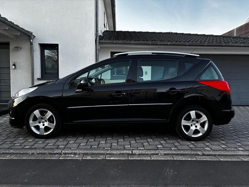 Gebraucht Peugeot 207 120 PS (88 kW) 2011 Schwarz Kombi